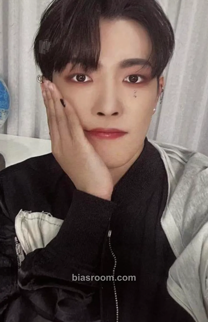 Hongjoong SPIN OFF : FROM THE WITNESS Photocard - ATEEZ - ATEEZ K-pop photocard