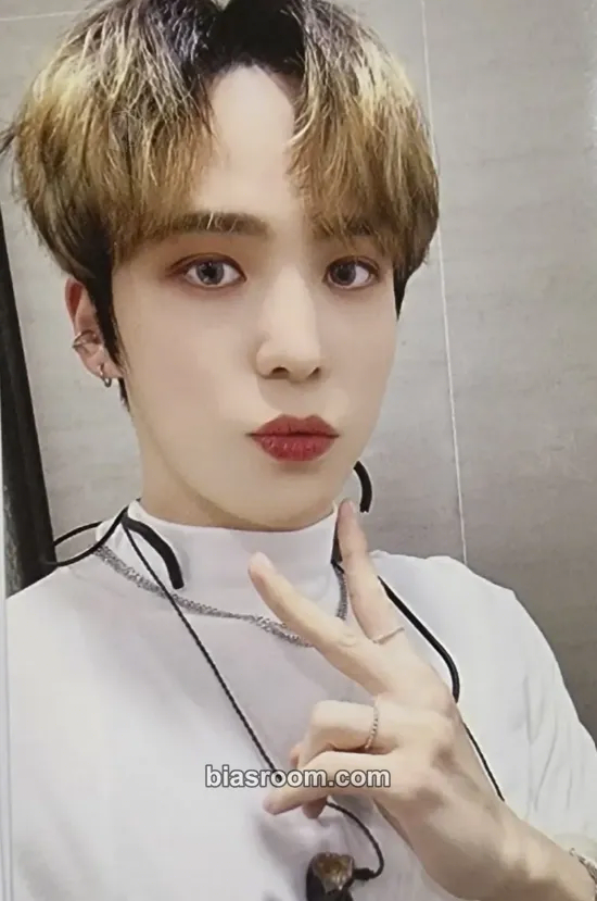Yunho SPIN OFF : FROM THE WITNESS Photocard - ATEEZ - ATEEZ K-pop photocard