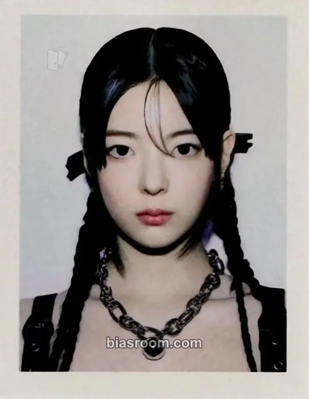 Lia GOLD Photocard - ITZY - ITZY K-pop photocard