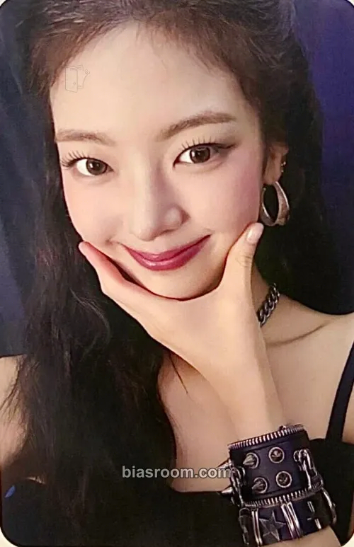 Lia Girls Will Be Girls Photocard - ITZY - ITZY K-pop photocard