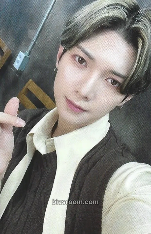 Yeosang Season Songs Photocard - ATEEZ - ATEEZ K-pop photocard