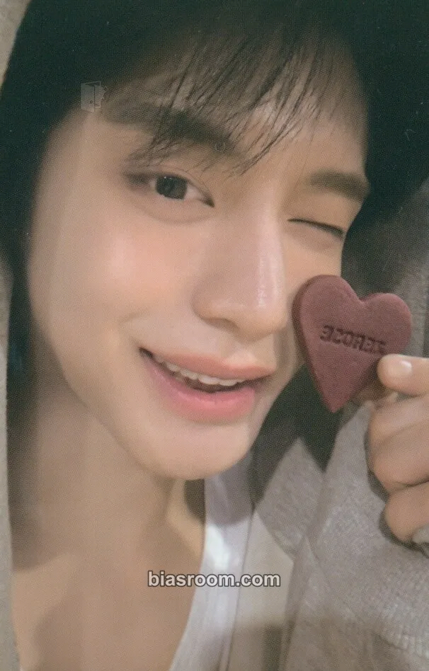Jiwoong 'Rose in Love' Cookie Set MD Photocard - ZEROBASEONE - ZEROBASEONE K-pop photocard