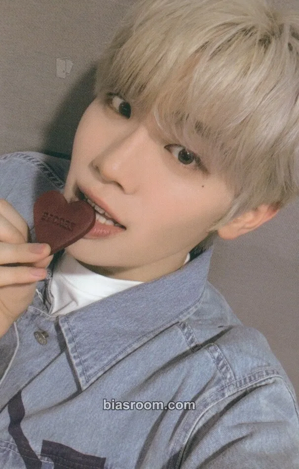 Taerae 'Rose in Love' Cookie Set MD Photocard - ZEROBASEONE - ZEROBASEONE K-pop photocard