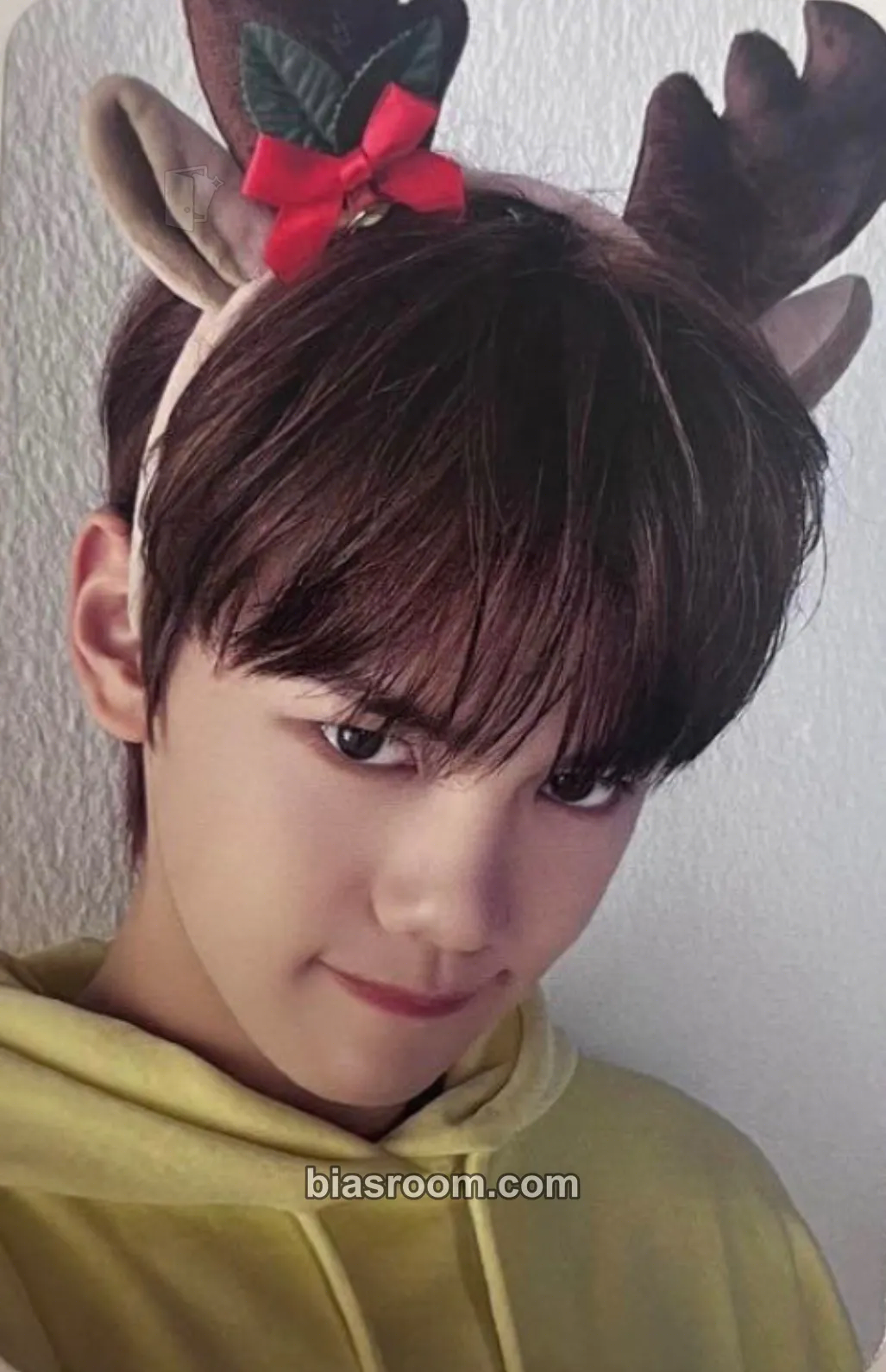 Gyuvin 2024 Seasons Greetings 'Good Night' Photocard - ZEROBASEONE - ZEROBASEONE K-pop photocard