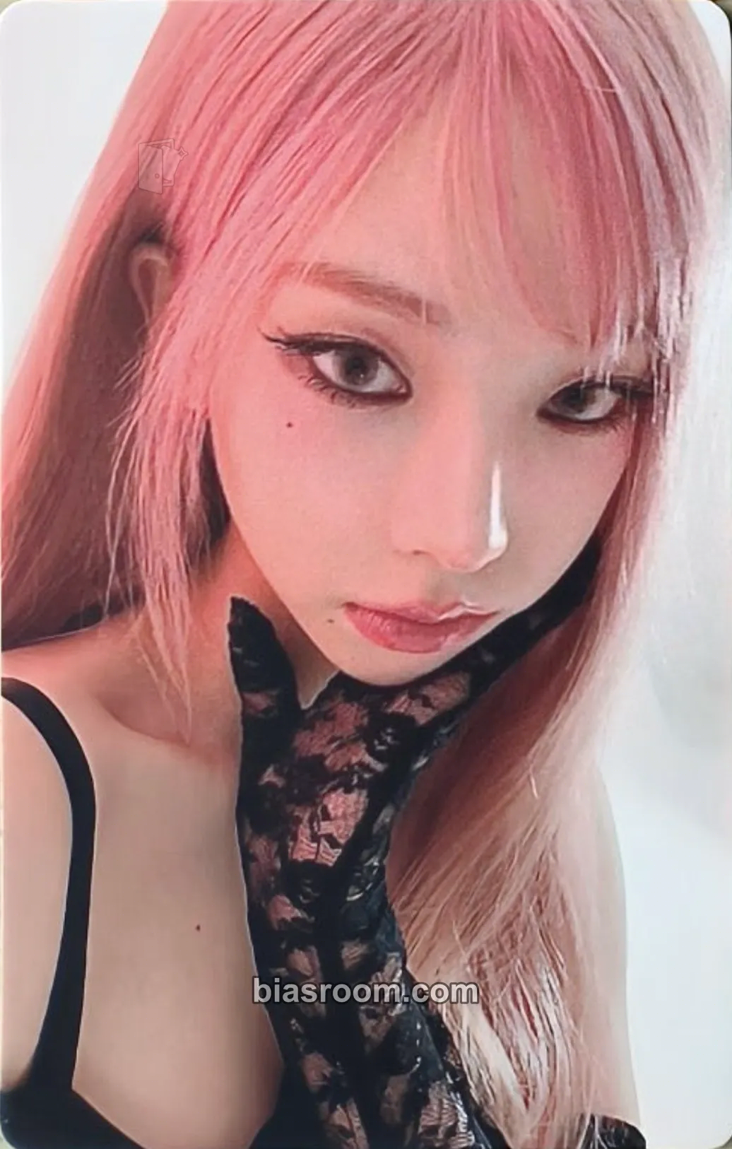 Karina PUSS PUSS CHINA X KARINA AESPA Issue No.23 Photocard - aespa - aespa K-pop photocard