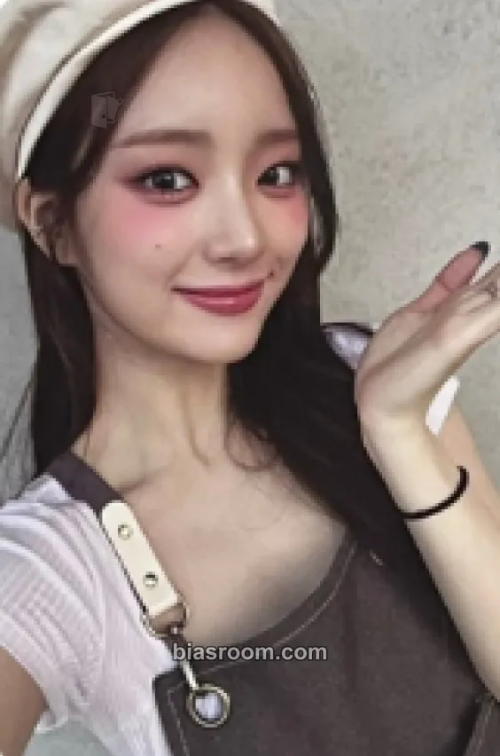 E.JI Feelin' Hot Photocard - ICHILLIN’ - ICHILLIN’ K-pop photocard