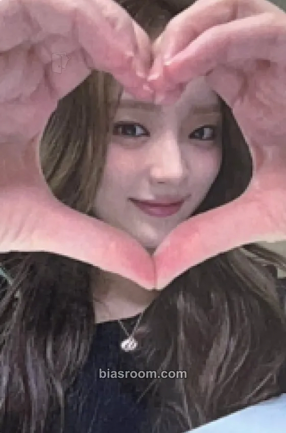 E.JI Feelin' Hot Photocard - ICHILLIN’ - ICHILLIN’ K-pop photocard