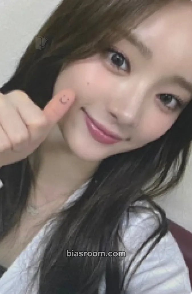 E.JI Feelin' Hot Photocard - ICHILLIN’ - ICHILLIN’ K-pop photocard