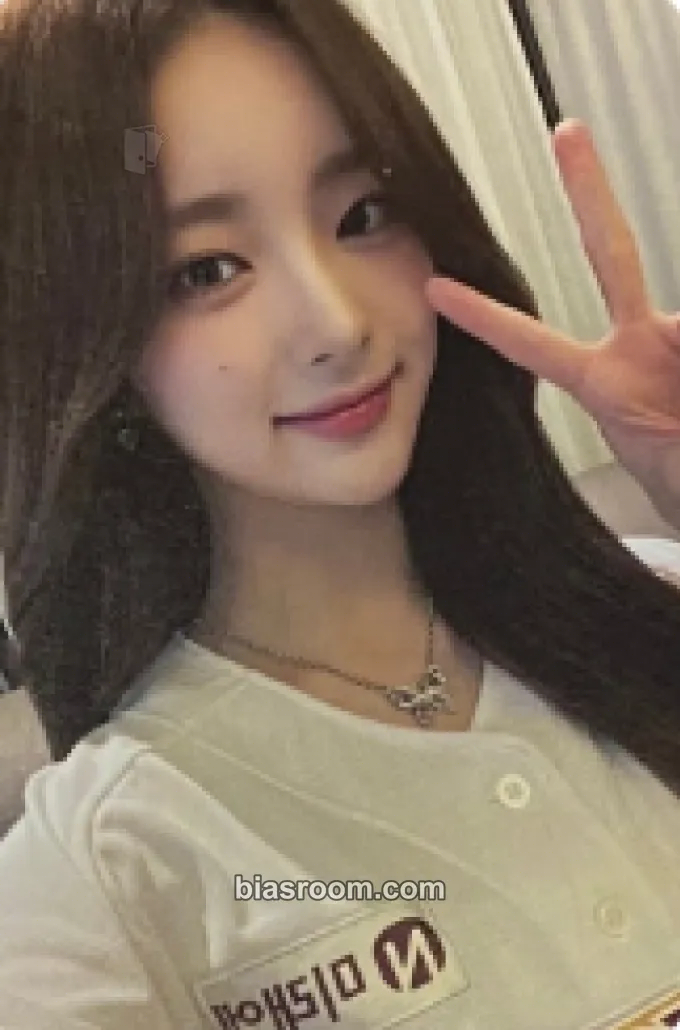 E.JI Feelin' Hot Photocard - ICHILLIN’ - ICHILLIN’ K-pop photocard