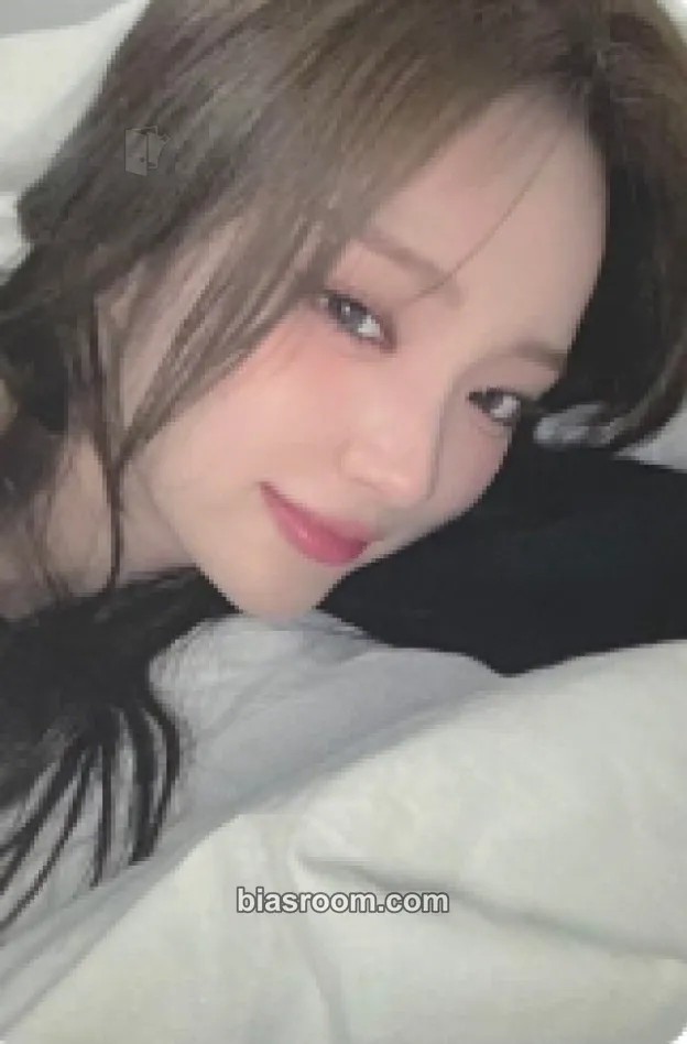 E.JI Feelin' Hot Photocard - ICHILLIN’ - ICHILLIN’ K-pop photocard