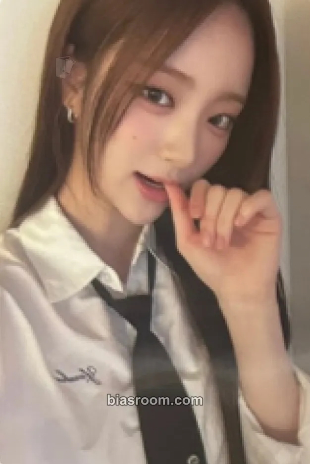 E.JI Feelin' Hot Photocard - ICHILLIN’ - ICHILLIN’ K-pop photocard