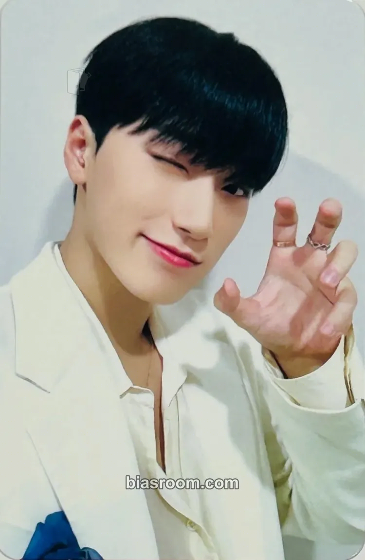 San GOLDEN HOUR : Part.1 Photocard - ATEEZ - ATEEZ K-pop photocard