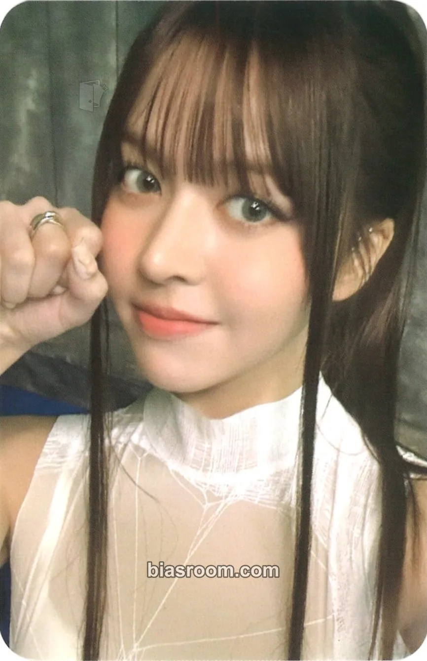 Lily Fe3O4: FORWARD Photocard - NMIXX - NMIXX K-pop photocard