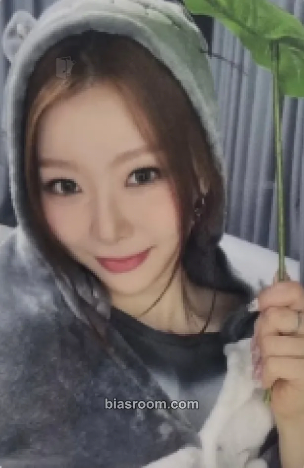 Jackie Feelin' Hot Photocard - ICHILLIN’ - ICHILLIN’ K-pop photocard