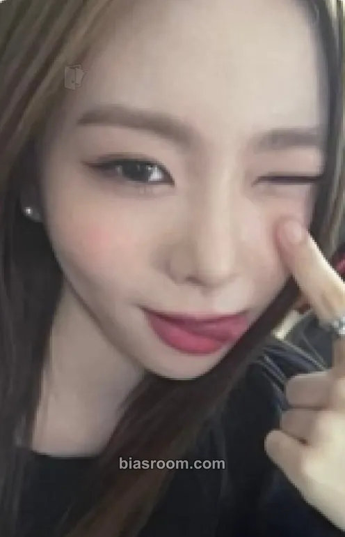 Jackie Feelin' Hot Photocard - ICHILLIN’ - ICHILLIN’ K-pop photocard