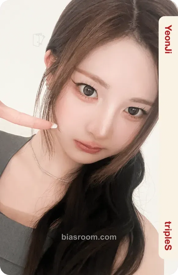 Yeonji 2026 Season's Greetings: tripleShot of Love Photocard - tripleS - tripleS K-pop photocard