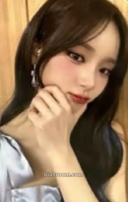 E.JI Feelin' Hot Photocard - ICHILLIN’ - ICHILLIN’ K-pop photocard