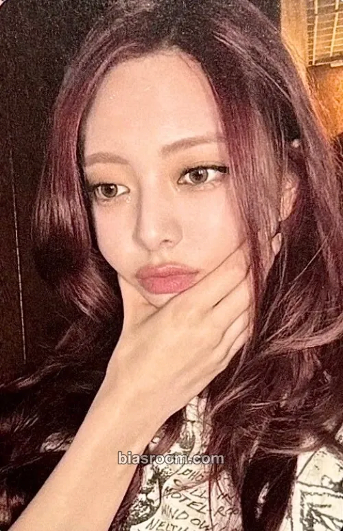 Yuna TUNNEL VISION Photocard - ITZY - ITZY K-pop photocard