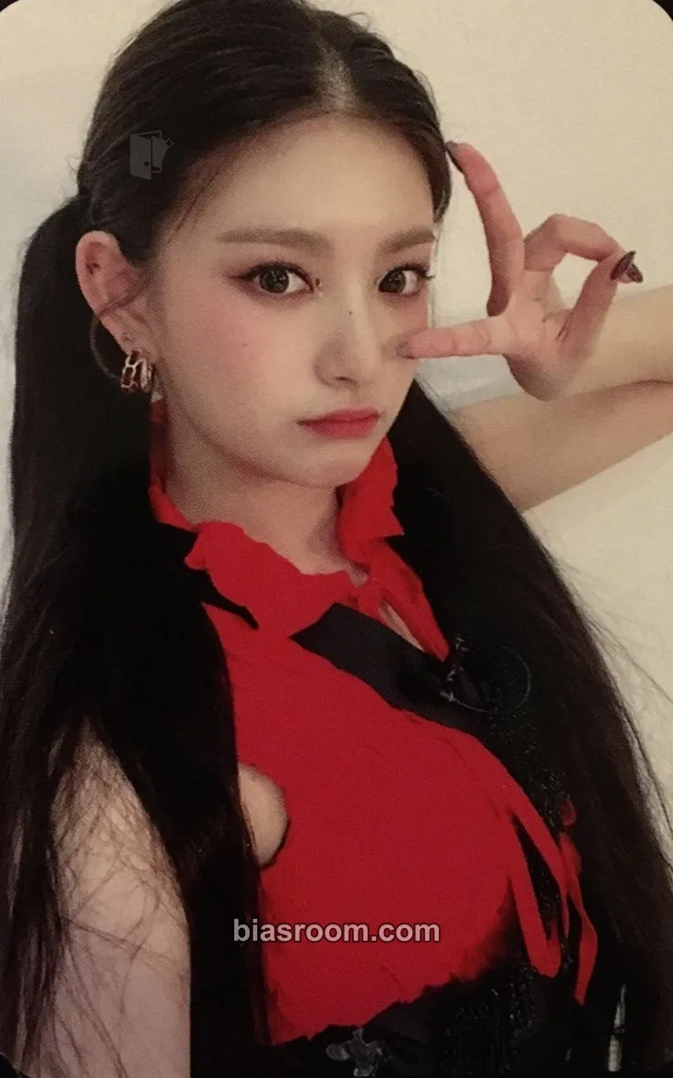 Yiren Last Melody Photocard - EVERGLOW - EVERGLOW K-pop photocard