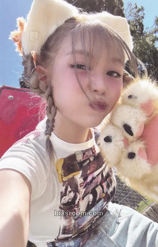 Sujeong Archive of Emotions Photocard - Ryu Sujeong - Ryu Sujeong K-pop photocard