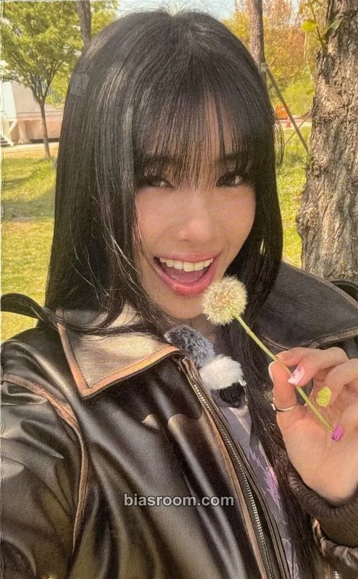 Sophia Viewfinder in Seoul Photocard - KATSEYE - KATSEYE K-pop photocard