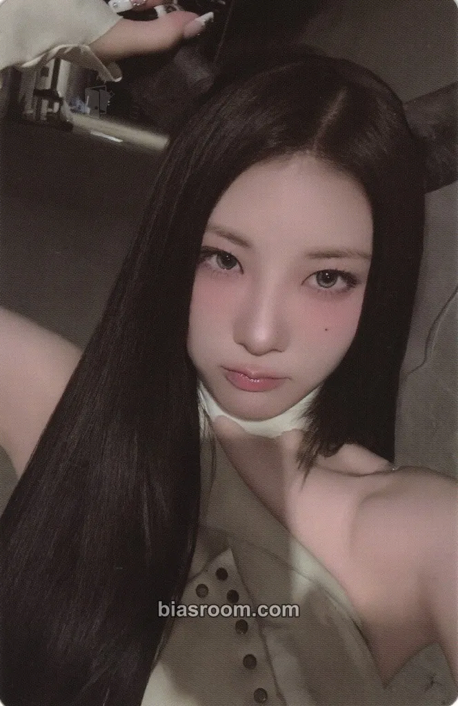 Chaein HEADWAY Photocard - PURPLE KISS - PURPLE KISS K-pop photocard
