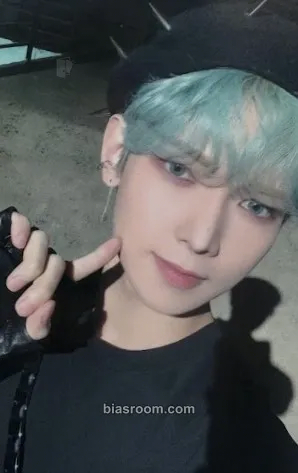 Yeosang THE WORLD EP.1 : MOVEMENT Photocard - ATEEZ - ATEEZ K-pop photocard