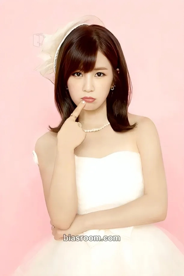 Chorong Sunday Monday Photocard - Apink - Apink K-pop photocard