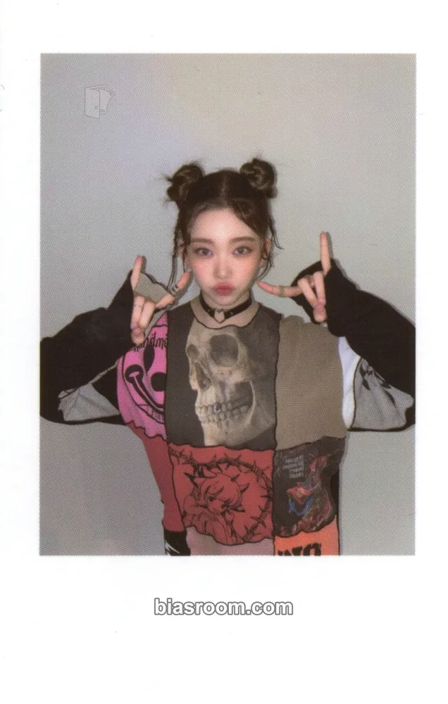 Tsuki The Collective Soul and Unconscious: Chapter One Photocard - Billlie - Billlie K-pop photocard