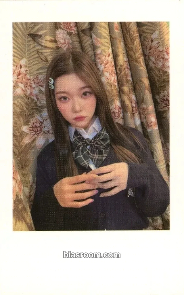 Tsuki The Collective Soul and Unconscious: Chapter One Photocard - Billlie - Billlie K-pop photocard