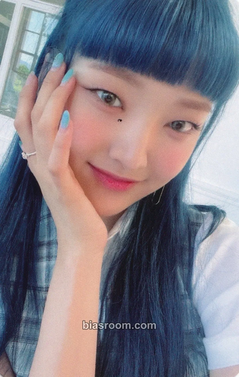 Soeun Play Game : Holiday Photocard - Weeekly - Weeekly K-pop photocard