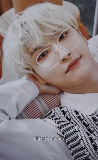 Seonghwa Atiny Room - 4th Anniversary Photocard - ATEEZ - ATEEZ K-pop photocard