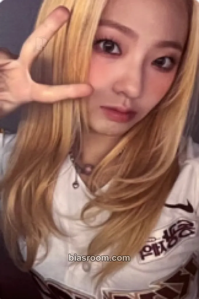 Chaerin Feelin' Hot Photocard - ICHILLIN’ - ICHILLIN’ K-pop photocard