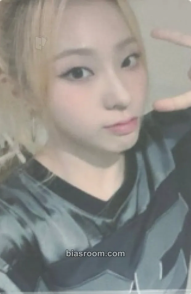 Chaerin Feelin' Hot Photocard - ICHILLIN’ - ICHILLIN’ K-pop photocard