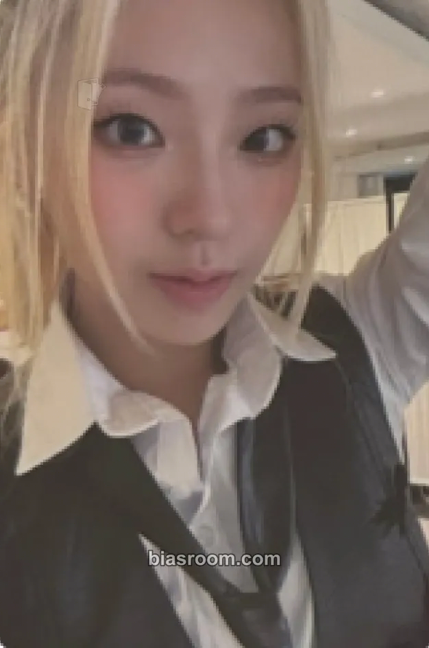 Chaerin Feelin' Hot Photocard - ICHILLIN’ - ICHILLIN’ K-pop photocard