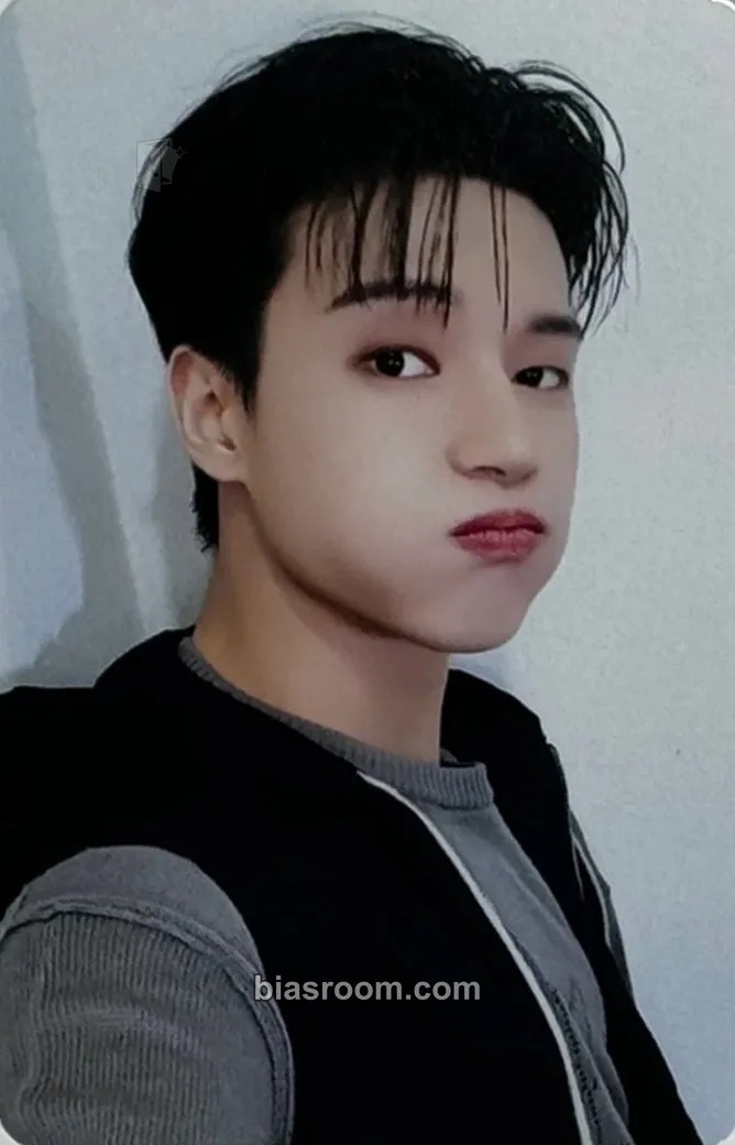 Wooyoung GOLDEN HOUR : Part.1 Photocard - ATEEZ - ATEEZ K-pop photocard