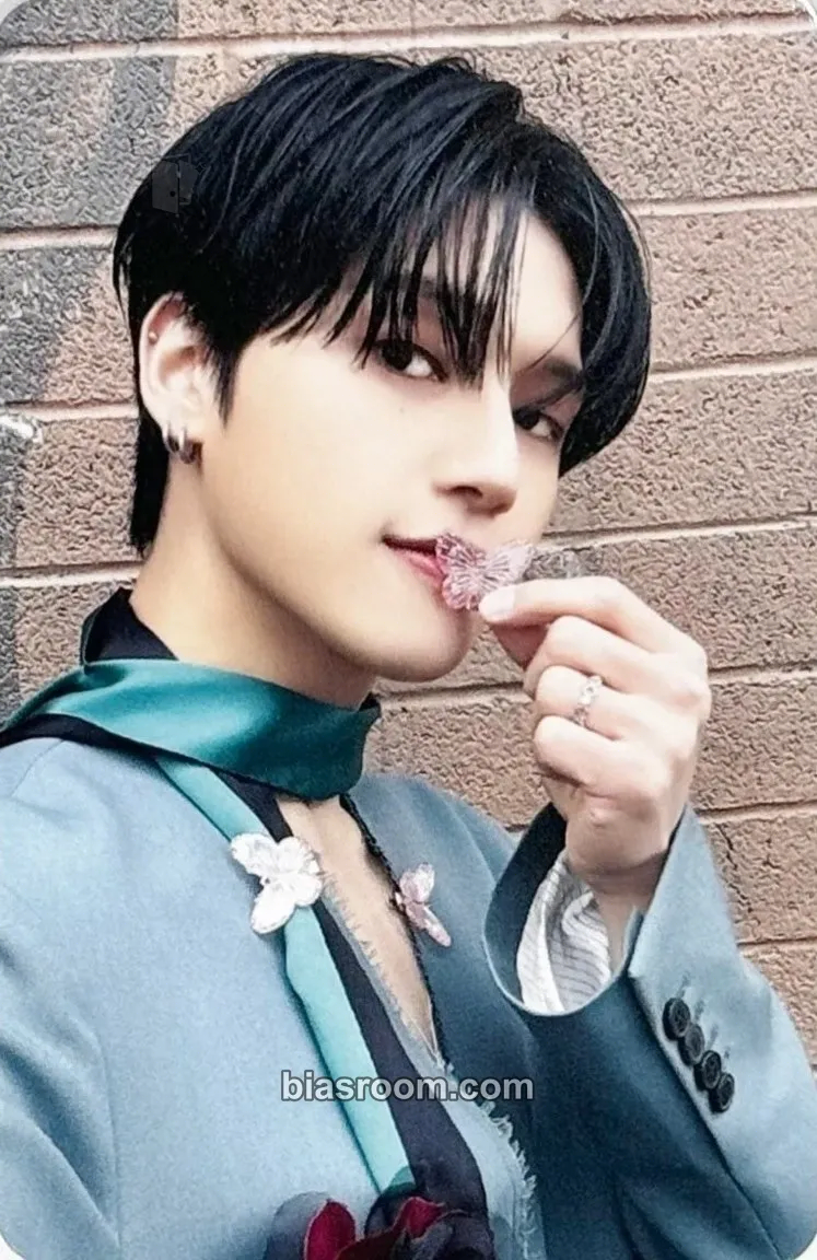 Wooyoung GOLDEN HOUR : Part.1 Photocard - ATEEZ - ATEEZ K-pop photocard