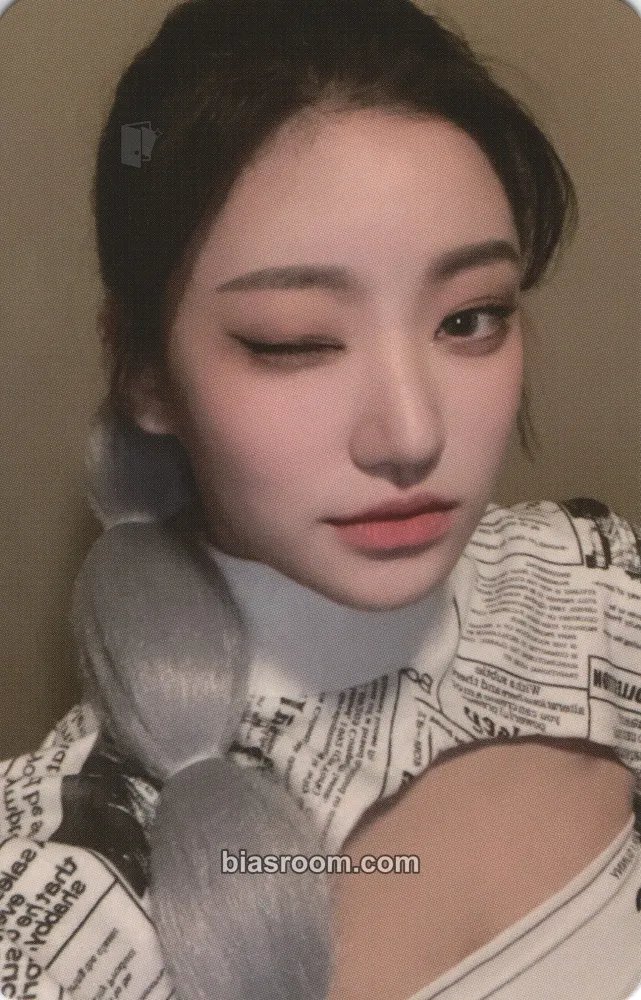 Siyoon The Collective Soul and Unconscious: Chapter One Photocard - Billlie - Billlie K-pop photocard