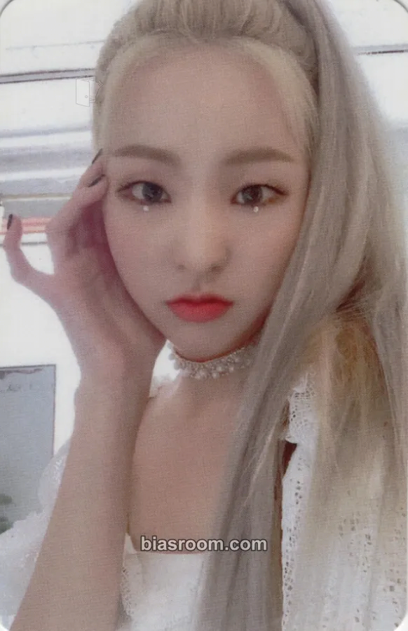 Eseo SOLAR: flare Photocard - LUNARSOLAR - LUNARSOLAR K-pop photocard