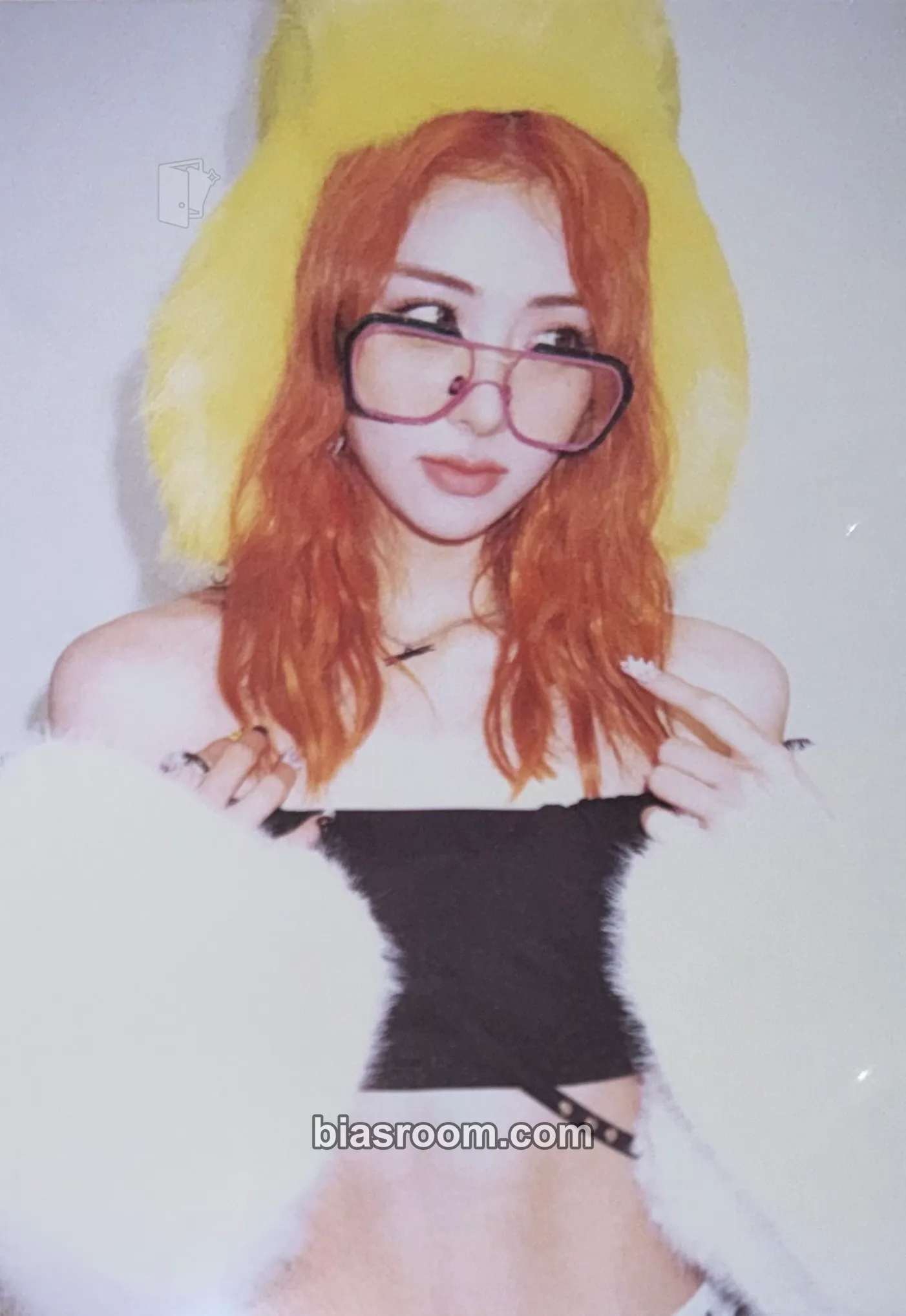 Huh Yunjin EASY Photocard - LE SSERAFIM - LE SSERAFIM K-pop photocard