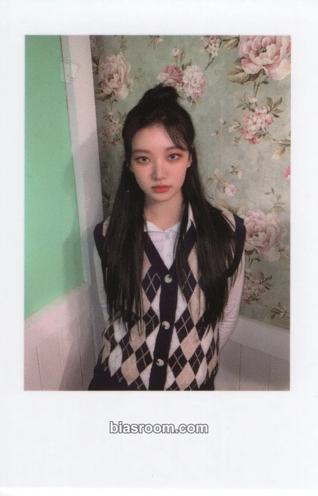 Siyoon The Collective Soul and Unconscious: Chapter One Photocard - Billlie - Billlie K-pop photocard