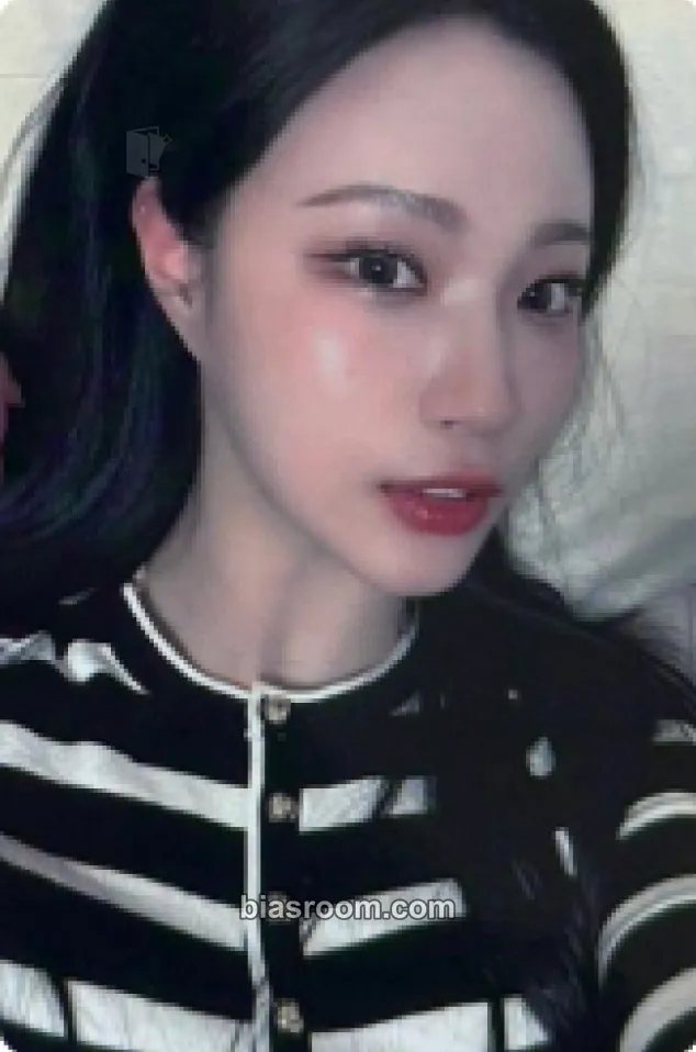 Yeju Feelin' Hot Photocard - ICHILLIN’ - ICHILLIN’ K-pop photocard