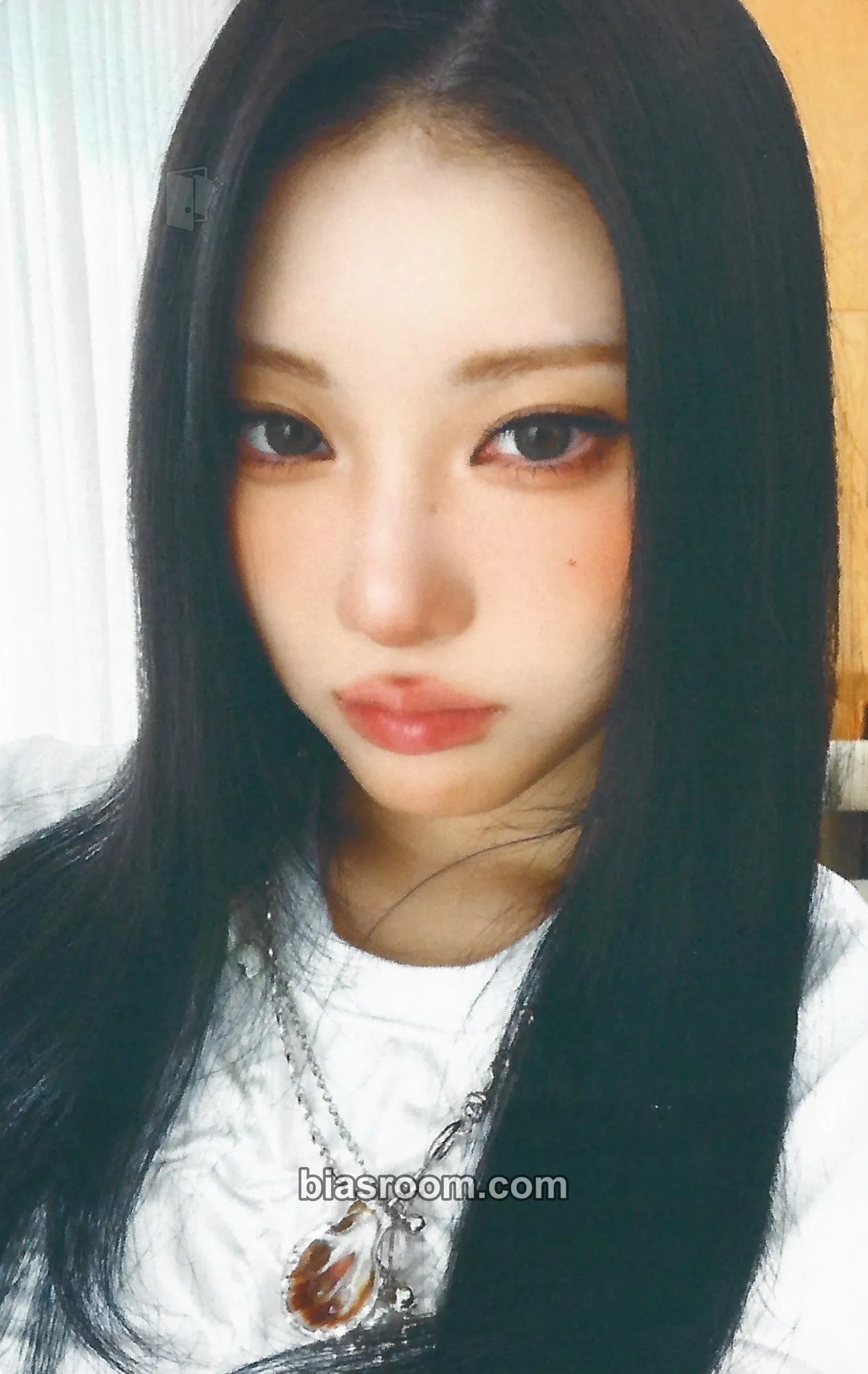 Chaein RBW Cafe Photocard - PURPLE KISS - PURPLE KISS K-pop photocard
