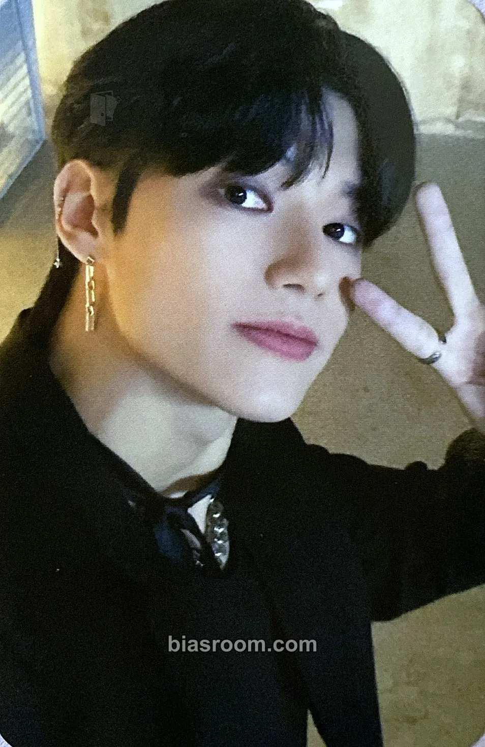 Wooyoung THE WORLD EP.1 : MOVEMENT Photocard - ATEEZ - ATEEZ K-pop photocard