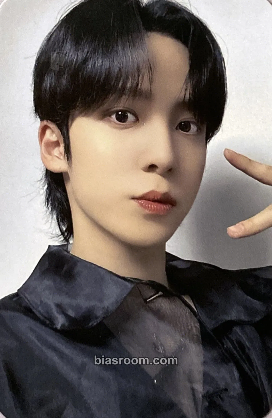 Yunho THE WORLD EP.2 : OUTLAW Photocard - ATEEZ - ATEEZ K-pop photocard