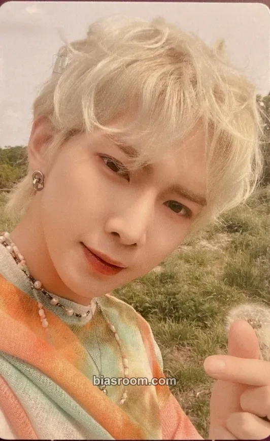 Yeosang 2022 SUMMER PHOTOBOOK Photocard - ATEEZ - ATEEZ K-pop photocard