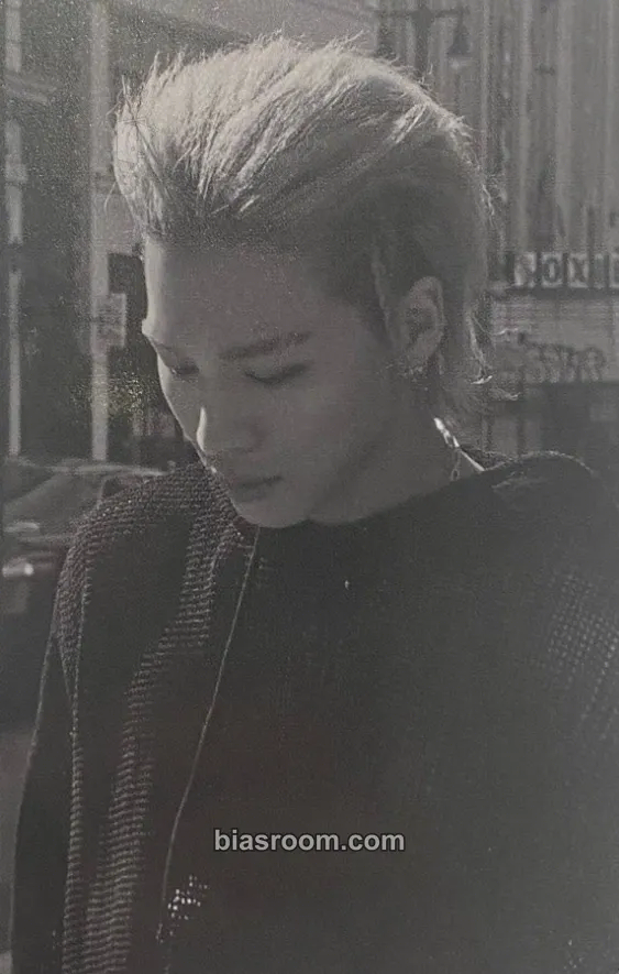 Taeyang Down to Earth (Taeyang Solo) Photocard - BIGBANG - BIGBANG K-pop photocard