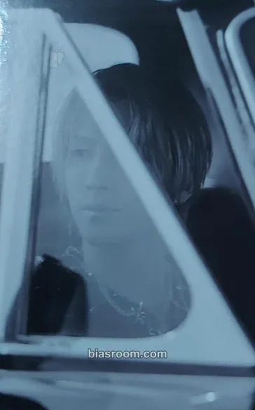 Taeyang Down to Earth (Taeyang Solo) Photocard - BIGBANG - BIGBANG K-pop photocard