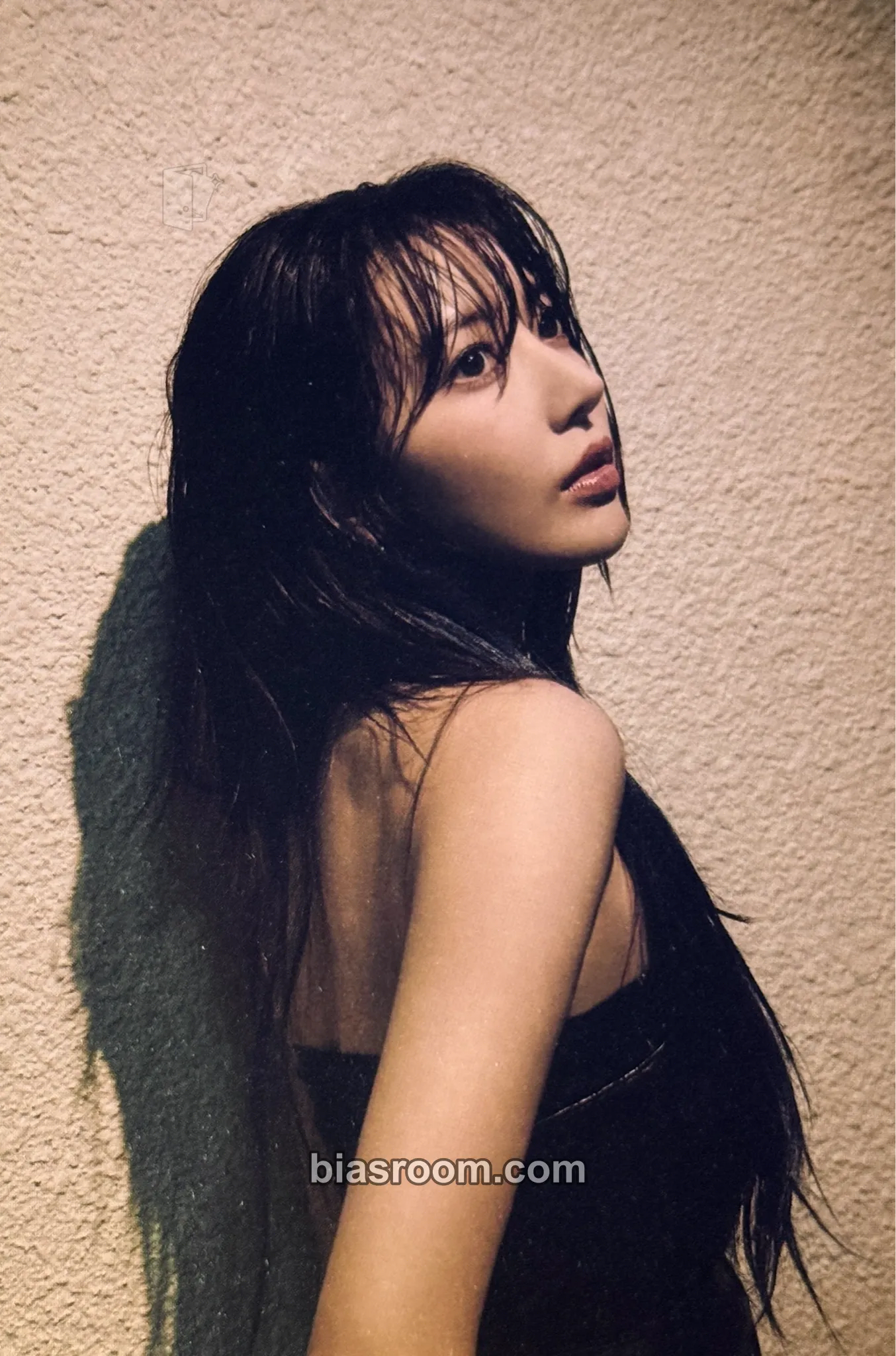 Sakura 2024 Season's Greetings Photocard - LE SSERAFIM - LE SSERAFIM K-pop photocard