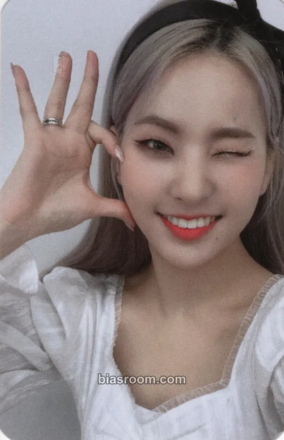 Eseo SOLAR: rise Photocard - LUNARSOLAR - LUNARSOLAR K-pop photocard
